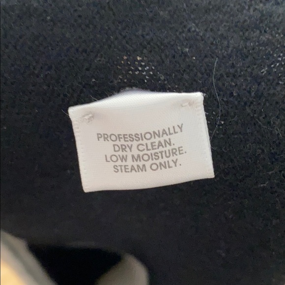 C. Cashmere Sweater sz M - Picture 5 of 8